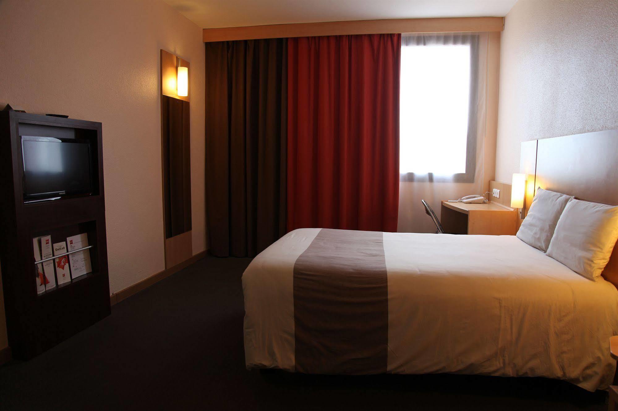 Hotel Ibis Styles Dakar Exterior foto