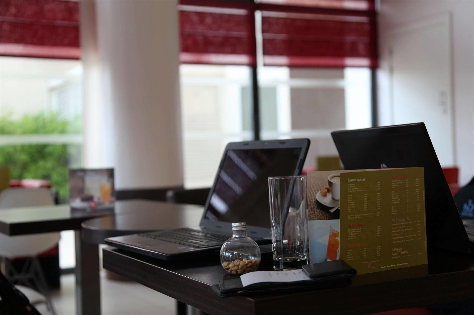 Hotel Ibis Styles Dakar Exterior foto