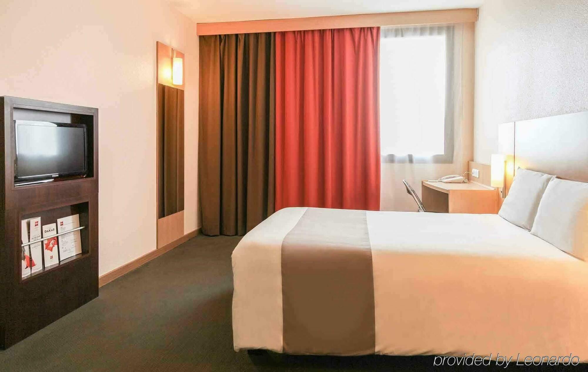 Hotel Ibis Styles Dakar Exterior foto